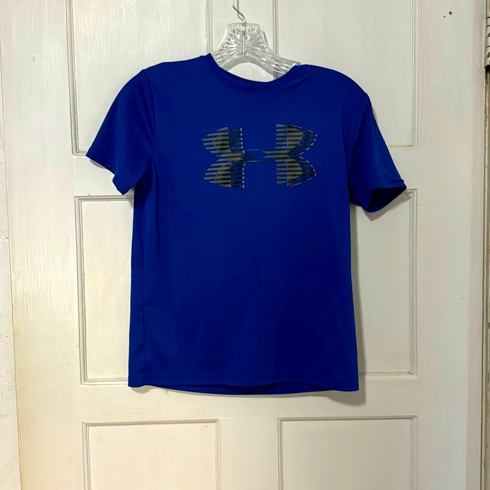 Boy’s size Large Under Armour dri-fit T-shirt